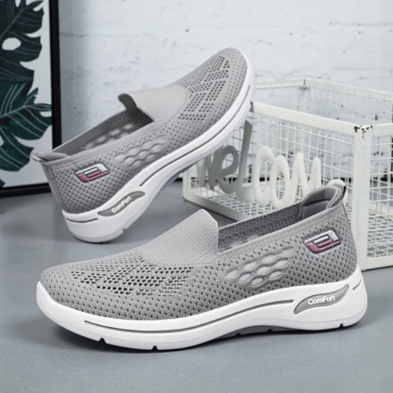 2024 New Mesh Women's Running Shoes Breathable Casual Single Shoes Old Beijing Cloth Shoes Chinese Mainland