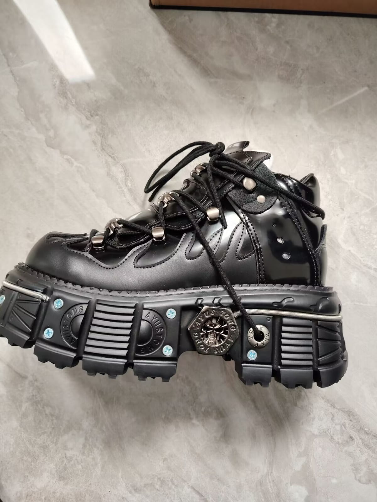 2024 New Retro Spanish Rock Dark Platform Punk Leather Metal Men and Women Same Dad Platform Shoes