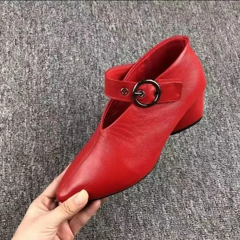 Shoes New Pointed Toe Sexy Chunky Heels Women Shoes Female Retro Belt buckle Black High Heels Shoes chaussure femme 2024