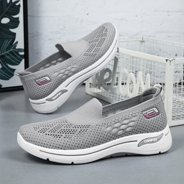 2024 New Mesh Women's Running Shoes Breathable Casual Single Shoes Old Beijing Cloth Shoes Chinese Mainland