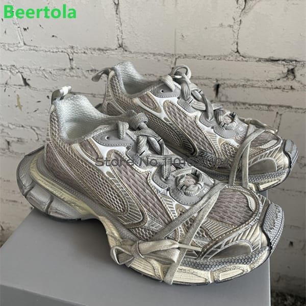 Lacing up Men's and Women's Couple Sport Shoes 2024 Thick Sole Luxury Design Casual Retro Dirty Casual Shoes Breathable Upper